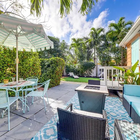 Historic Lake Worth Cottage With Private Yard!